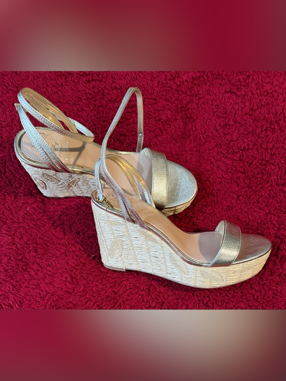 Vince Camuto
Emrey Wedge Sandals. - Picture 3 of 4